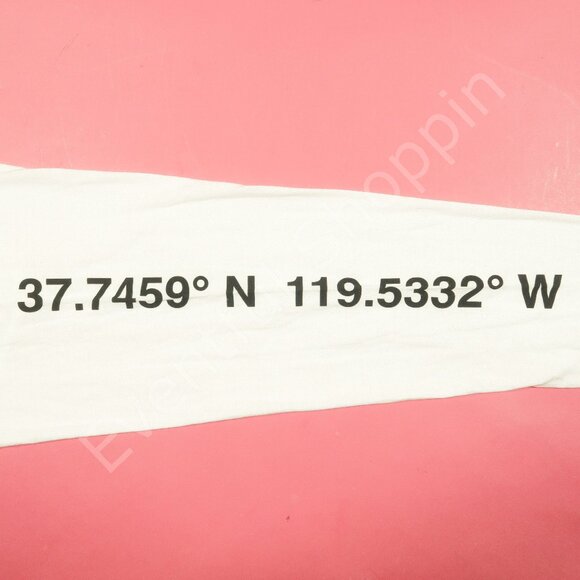 The North Face Distorted Half Dome Long Sleeve Shirt in White Size Large - Picture 6 of 9